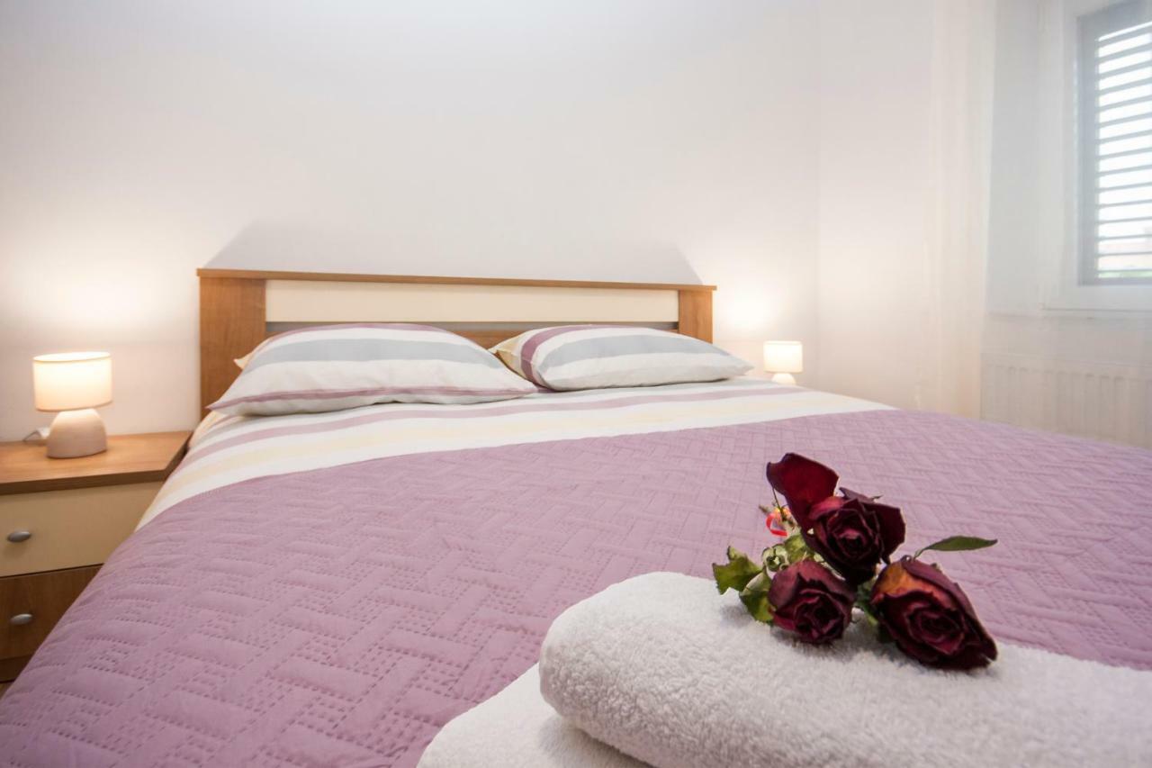Apartment Marsela Šibenik Esterno foto